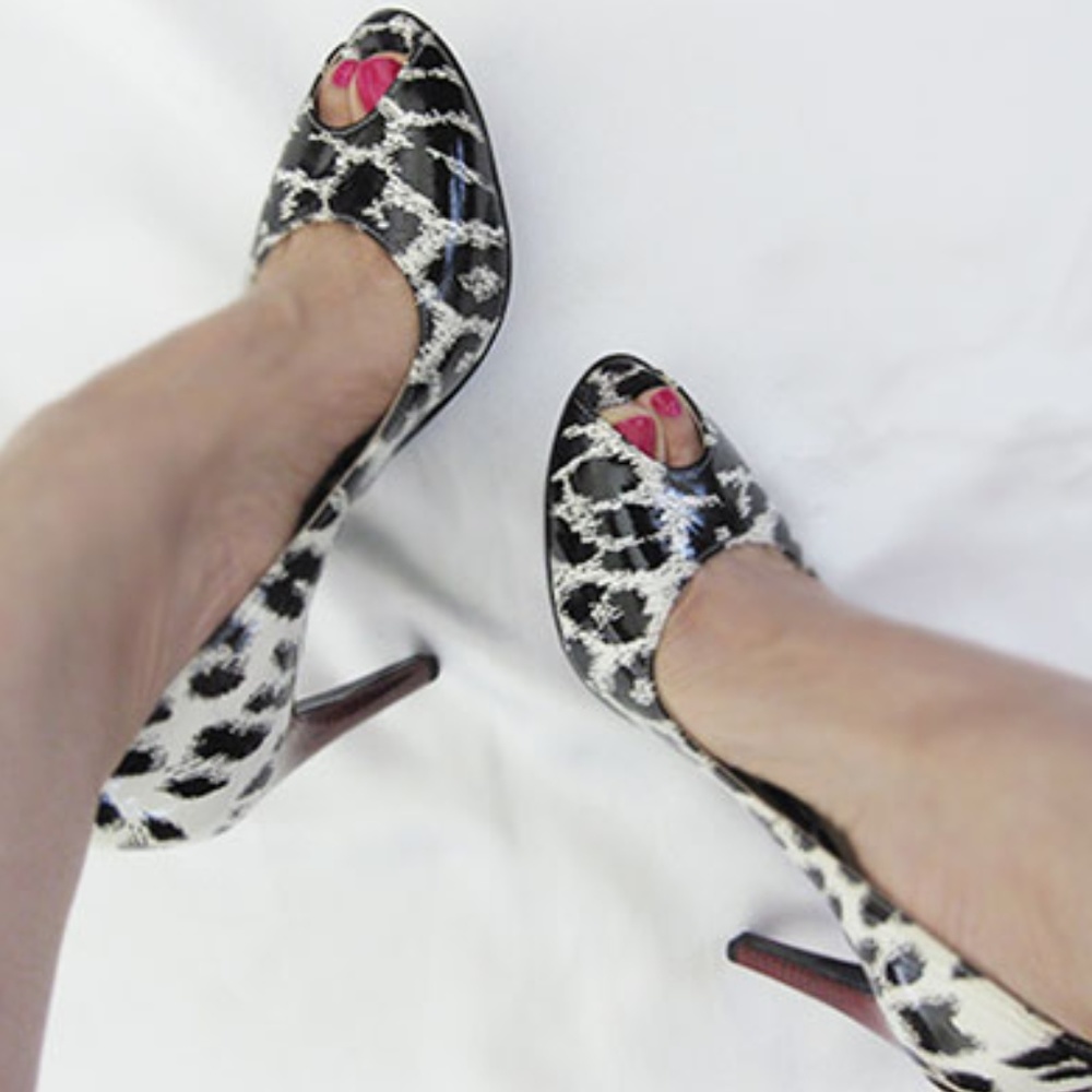 Casadei Italy peep toe pumps